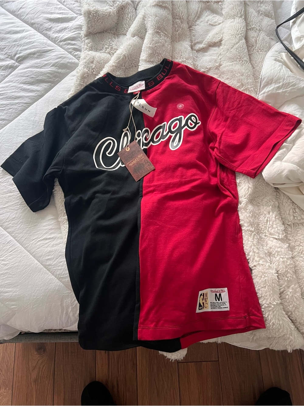 NEW W/ TAGS Chicago men’s T-Shirt